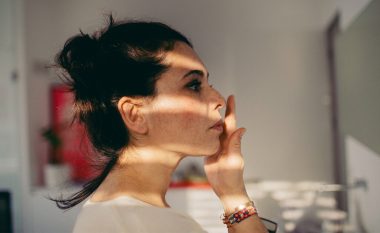 Shenjat në fytyrë që tregojnë mungesë vitaminash