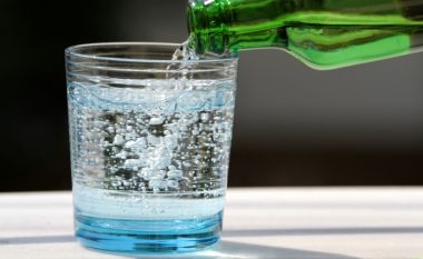Kjo pije popullore pa sheqer është në të vërtetë e dëmshme për dhëmbët tuaj