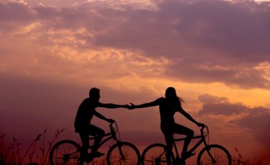 Tri shenjat e zodiakut që kanë më shumë gjasa të jenë shpirtrat binjak Akrepit