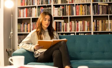 Feng Shui – ku duhet t‘i mbani librat: Kini kujdes për këtë, mund të sjellë energji negative dhe konfuze!