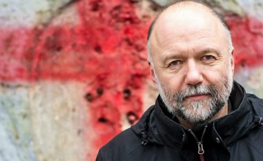 Në Ukrainë kjo verë do të thotë gjak dhe sirena – por peshkimi dhe teatri vazhdojnë