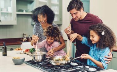 Një familje ka ndjekur një rregull të çuditshëm për 75 vjet, i cili i ndihmon ta mbajnë kuzhinën e pastër