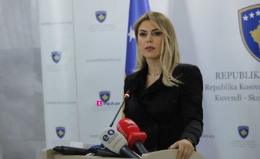 Deliu: S’ka zbritje të çmimeve, s’ka paga e s’ka mirëqenie – qytetarëve po iu thyhet shpresa përmes ikjes nga Kosova