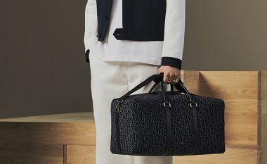 Dior ka prezantuar një linjë të re të çantave të udhëtimit