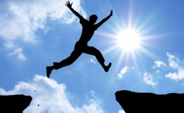 Katër shenjat më të guximshme të zodiakut, sipas astrologëve