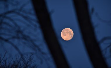 Tri shenjat më pak të prekura nga hëna e plotë e marsit