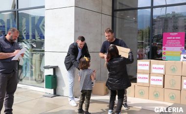 Për nder të festës së Fitër Bajramit GALERIA Shopping Mall shpërndan 100 pako ushqimore