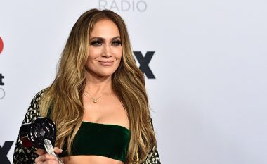 Po bëhet një trend i ri i pranverës: Ky manikyr është krijuar posaçërisht për Jennifer Lopez!