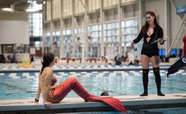 Disiplina e re sportive “Mermaiding” – si të notosh si një sirenë