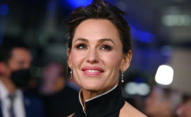 Flitej se e shtrëngonte lëkurën me botox, por ajo e mohon: Ja si duket Jennifer Garner pa grim!