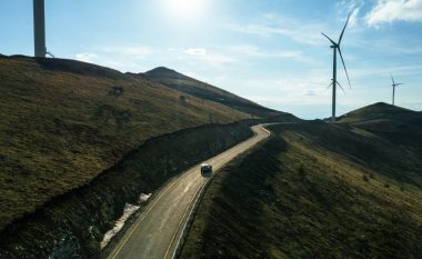 A ju besohet se këto fotografi janë realizuar në Kosovë? Mahnituni nga dizajni i jashtëm dhe i brendshëm i Renault Austral