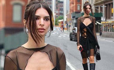 Emily Ratajkowski mahnit e veshur me një fustan të hollë rrjetë