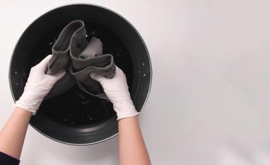 Truk për t’i kthyer xhinset e përdorura në formën e tyre të vjetër