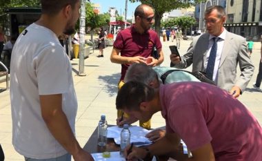 Qytetarët nënshkruajnë peticionin pro tërheqjes së 30 % të Trustit, thonë se janë në krizë