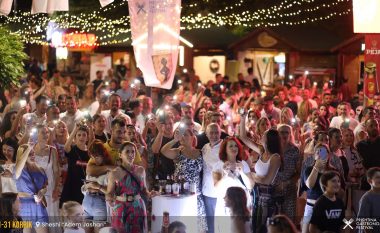 Ushqim, pije, këngë dhe atmosferë fantastike në natën e gjashtë të “Prishtina Gastronomy Festival”