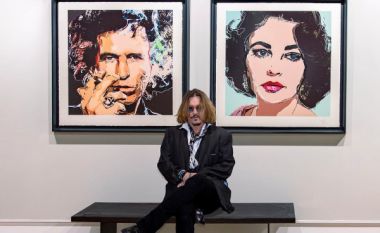 Johnny Depp fiton mbi tre milionë euro përmes artit të tij, pak orë pasi kishte vënë në shitje pikturat
