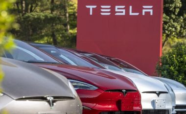 Sotftueri Beta i “vetë-drejtimit të plotë” nga Tesla-s arrin në Evropë dhe Australi