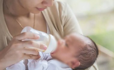 Foshnjat deri në muajin e gjashtë konsiderohet se nuk kanë nevojë për ujë as gjatë verës