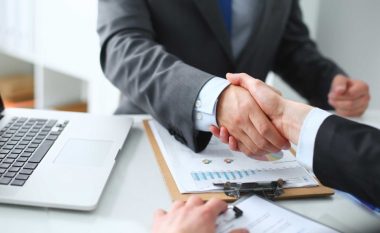 Skema e Qeverisë për punësim, këto janë kriteret që duhen plotësuar nga ata që kërkojnë punë dhe bizneset
