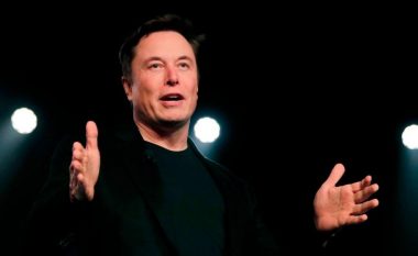 Elon Musk shet afro 8 milionë aksione të Tesla-s