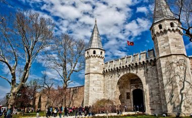 Dy shqiptare në sarajin osman
