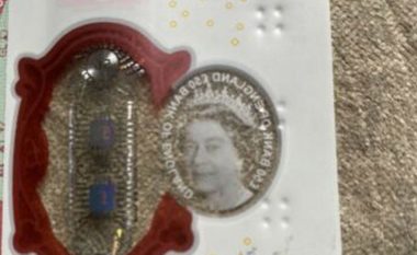 Britaniku e shet kartëmonedhën me fytyrën e Mbretëreshës Elizabeth II – bankënotën 50 funteshe mund ta bëni për vete për 11431 euro