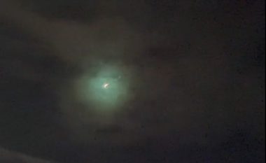 Pamje spektakolare të meteorit që ndriçoi qiellin në Skoci