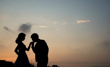 Këta katër faktorë parashikojnë rrezikun e prishjes së lidhjes