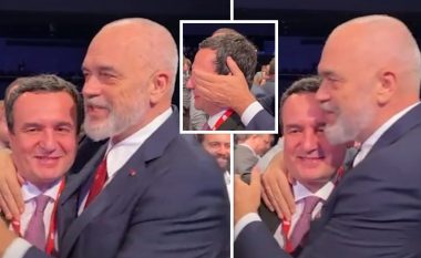 “Gjeje kush jam”- Edi Rama ia mbyll sytë Albin Kurtit në Berlin