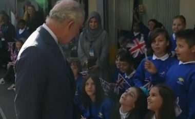 “Sa vjeç jeni Mbreti Charles?” – reagimi epik i Monarkut britanik kur iu shtrua kjo pyetje nga një nxënëse