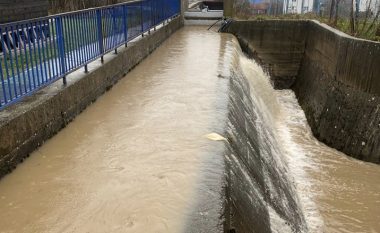 KRU Prishtina: Vazhdon turbullira e ujit, Fushë Kosovës i kthehet furnizimi me orar