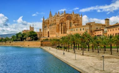 Transporti falas në Mallorca, por jo edhe për turistët