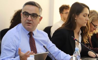 Tahiri: Qeveria i shuan shpresat e zyrtarëve publikë për meritokraci e karrierë profesionale