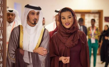 Moza bint Nasser mahniti me paraqitjen e saj gjatë gjithë Botërorit