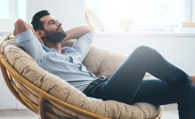 Një ditë e vështirë në punë, disa mënyra të thjeshta për t’ju ndihmuar të relaksoheni