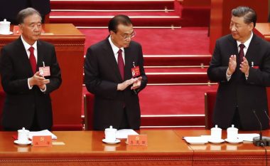 Pse vetëm Xi Jinping ka dy filxhanë çaj para tij?
