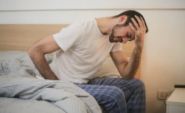 Mjekët paralajmërojnë për simptomat e pazakonta që mund të tregojnë se keni sëmundje të rëndë