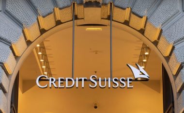 Dhjetëra mijë vende pune në rrezik pas blerjes së bankës Credit Suisse nga rivali UBS