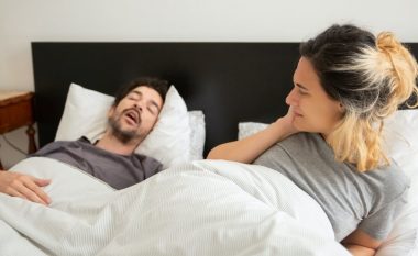 Gërhitja është më e rrezikshme nga sa mendoni