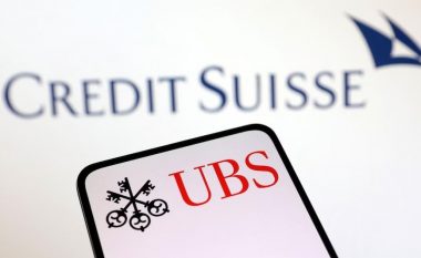 Banka UBS përballet me pakënaqësitë e investitorëve pas blerjes së rivalit Credit Suisse