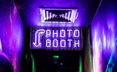 Shenja për kabinën e fotografive