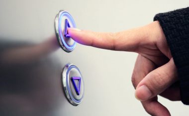 Orgazma e garantuar: Mësoni t’i bëni masazh vagjinës së saj!…