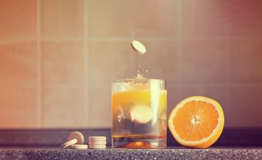 A mund të jetë e rrezikshme vitamina C e tepërt? Do të vini re gjashtë simptoma