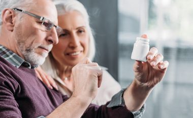 Marrja e multivitaminave ka lidhje me rënie më të vogël kognitive te personat e moshuar