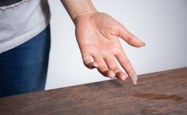 Uthullën e mollës përzieni me dy përbërës: Pluhuri më nuk do të mblidhet në shtëpi!