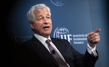 Paralajmëron shefi i JPMorgan: Kriza bankare amerikane ende nuk ka përfunduar