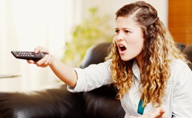 A i ndërroni me vështirësi kanalet në televizorin tuaj: Një truk mund t’ju ndihmojë të zgjidhni këtë problem