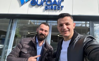 Gëzim Avdija, pronari i Euroair Direct mirëpret në zyre Robin Krasniqin