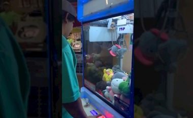 Ai kapi një elefant në një makinë lodër, por në fund mori një befasi të vërtetë