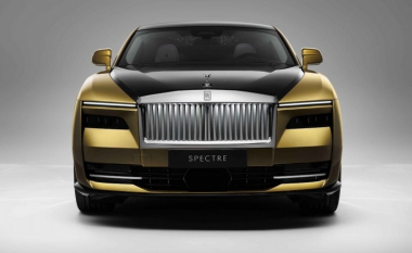 Rolls-Royce thotë se porositë e radhës të modelit Spectre mund të dorëzohen nga viti 2025